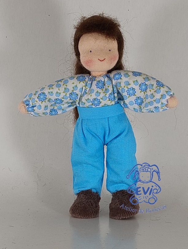 0511 CMO - Light skin Mother with pants, brown hair 2.jpg