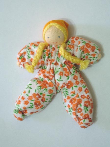 0235 - Bonequina de tranças