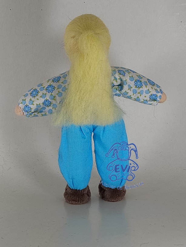 0511 CLO - Light skin Mother with pants, blond hair 2..jpg