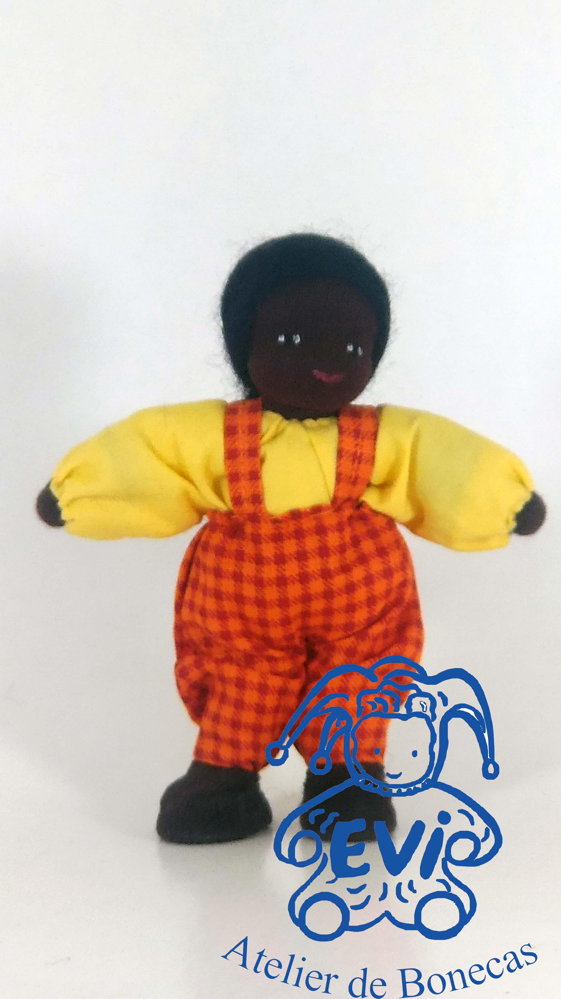 0516 NE - Menino flexível negro